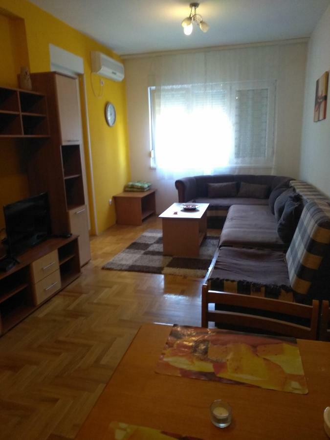 Apartman Marina Sa Garazom Novi Sad Exterior photo